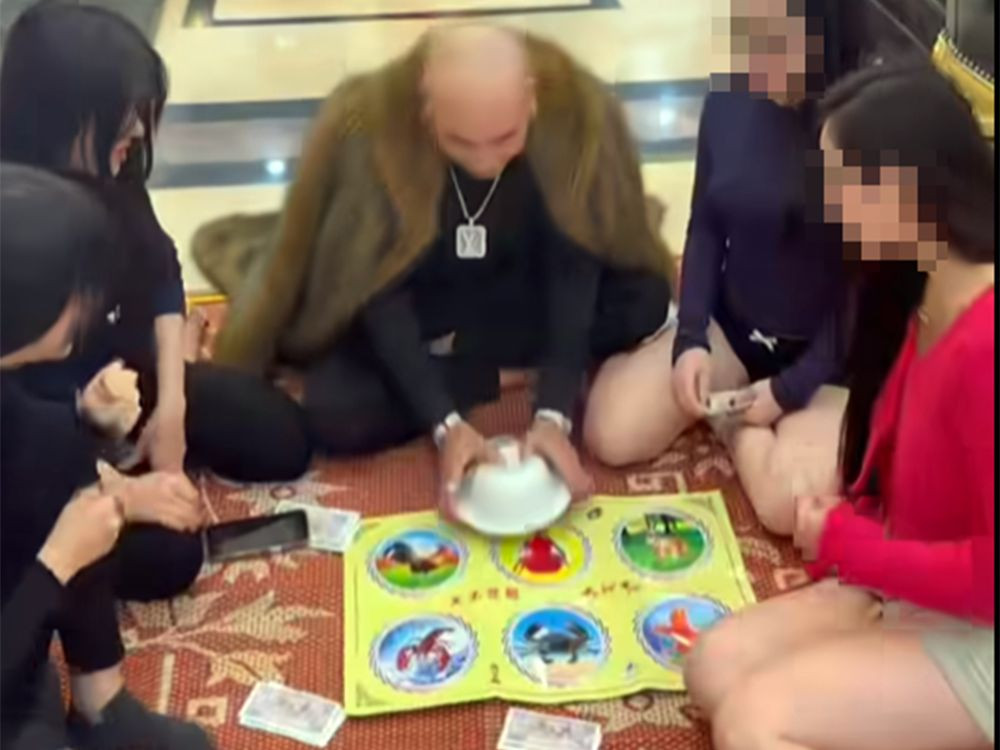 Hình ảnh cắt từ clip. Hình ảnh cắt từ clip.