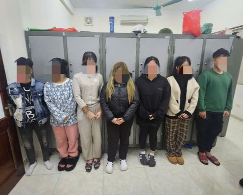 Nhóm thanh niên trong vụ đánh nhau.