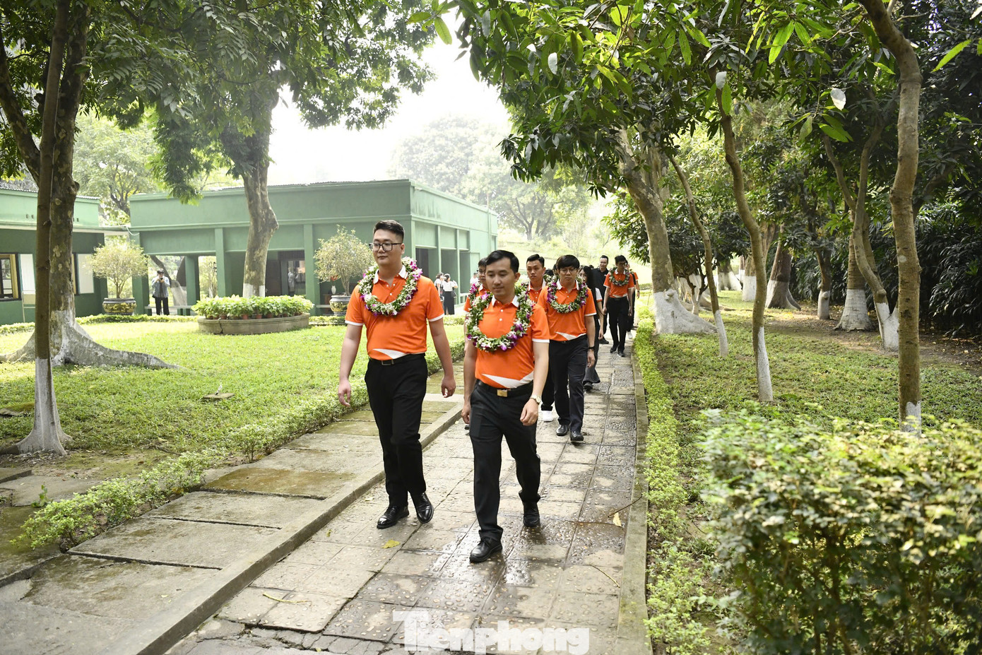 Đoàn đại biểu thăm khu di tích lịch sử đặc biệt Nhà 67 - nơi điều trị và cũng là nơi những nhịp cuối cùng của một trái tim vĩ đại - Chủ tịch Hồ Chí Minh ngừng đập.