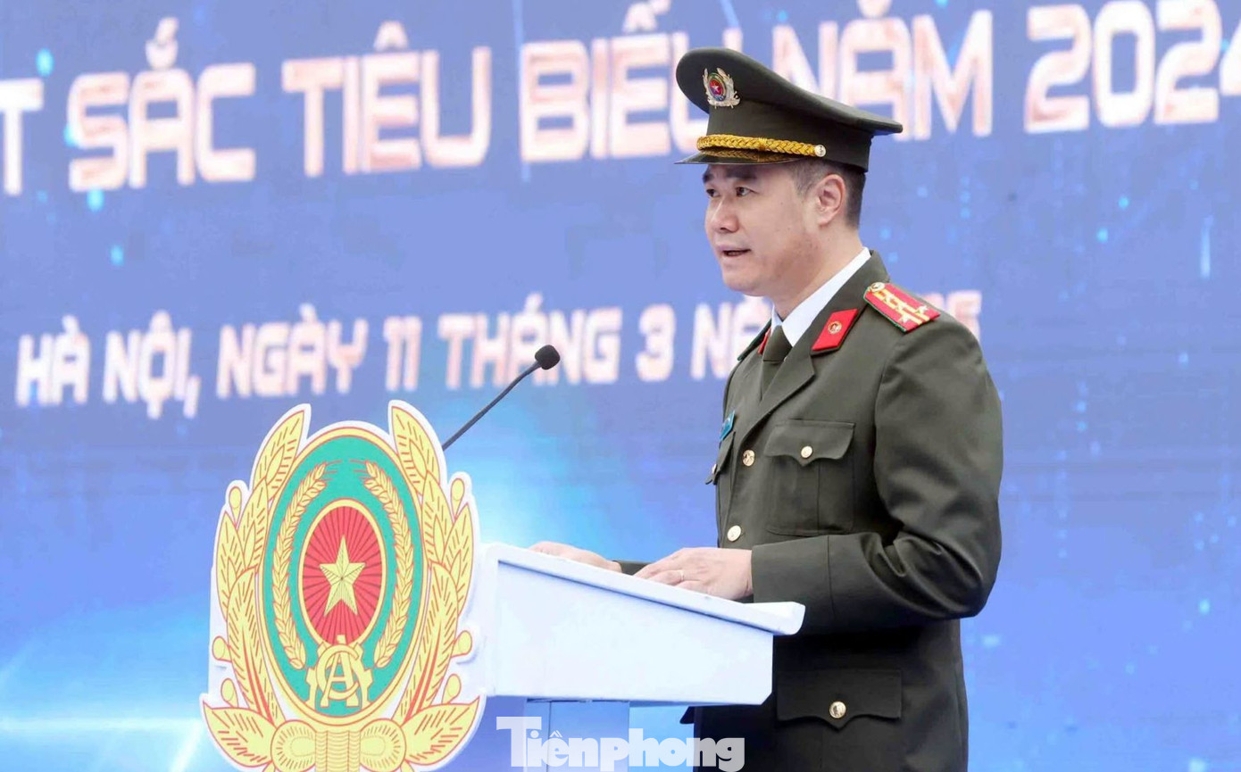 Đại tá Nguyễn Ngọc Quyền - Phó Giám đốc CATP phát biểu tại buổi lễ.