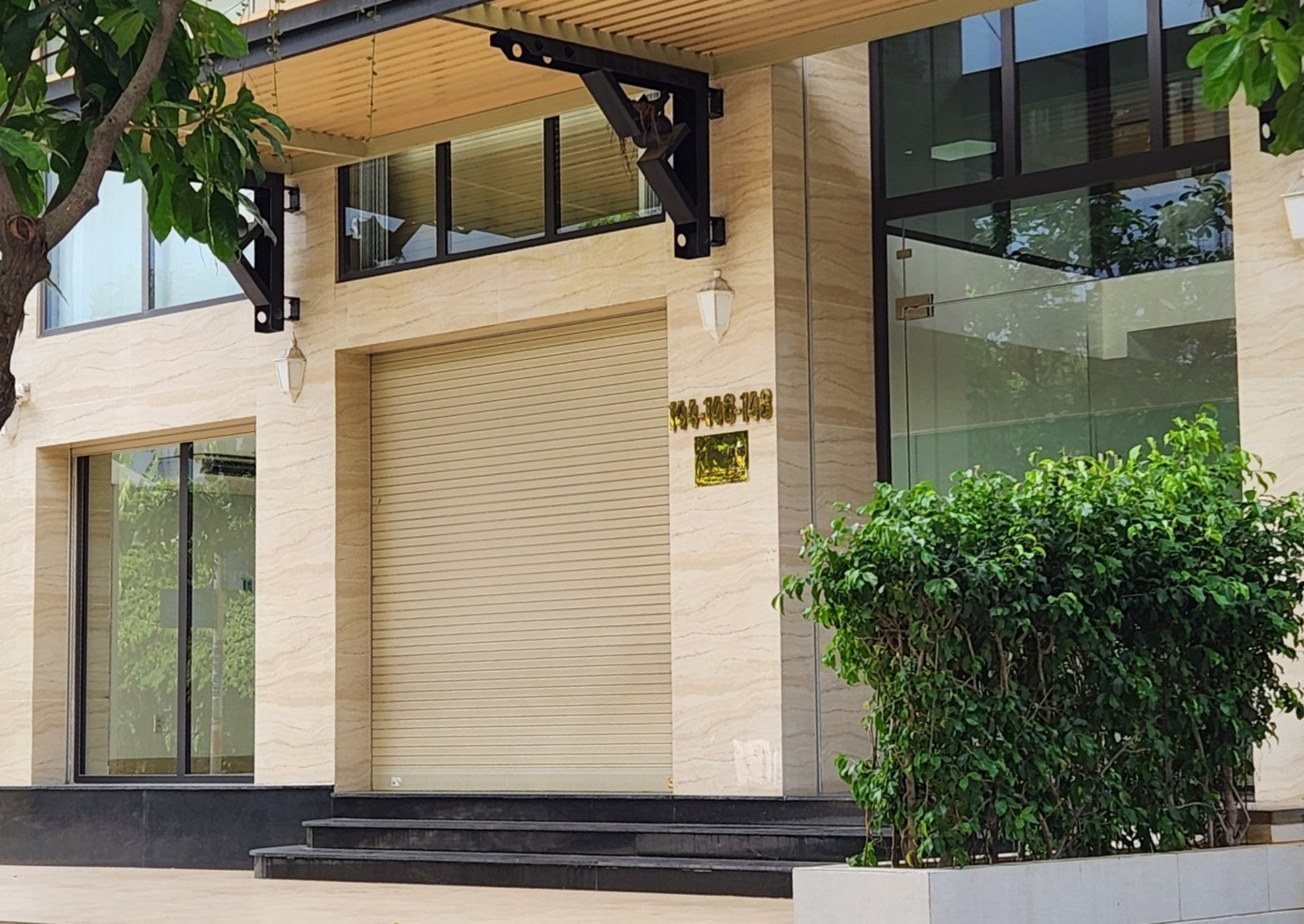 Trụ sở Công ty Cổ phần Tập đoàn Chị Em Rọt vào trưa ngày 7/3. Ảnh: LG