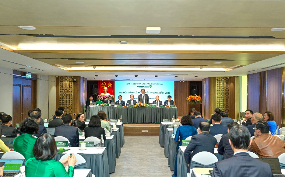 Ban Chủ tọa điều hành Đại hội đồng cổ đông bất thường Vietcombank tháng 3/2025