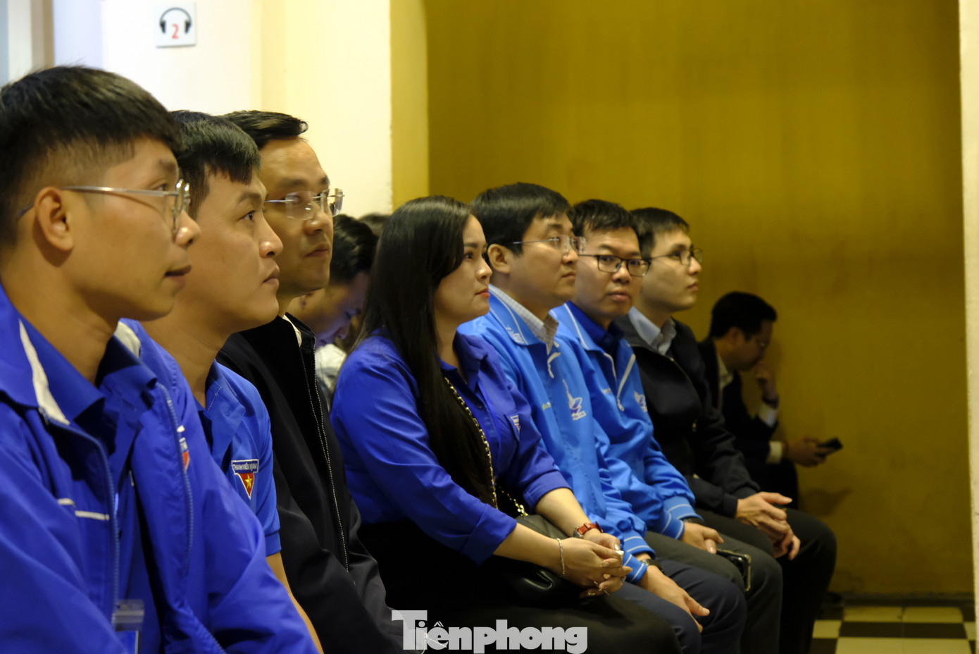 Chương trình Đêm thiêng liêng "Lửa Thanh xuân" tại Khu di tích Nhà tù Hỏa Lò không chỉ là một hoạt động tham quan mà còn mang ý nghĩa giáo dục sâu sắc, đặc biệt đối với các đại biểu nhận giải thưởng Lý Tự Trọng - những cán bộ Đoàn xuất sắc trên cả nước. Ảnh: Châu Linh