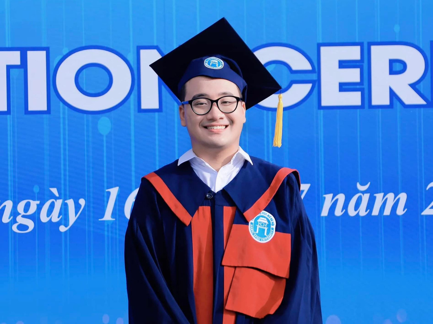 Nam sinh Đoàn Đình Long - thủ khoa ngành Quản trị dịch vụ du lịch &amp; lữ hành, trường Đại học Mở Hà Nội.