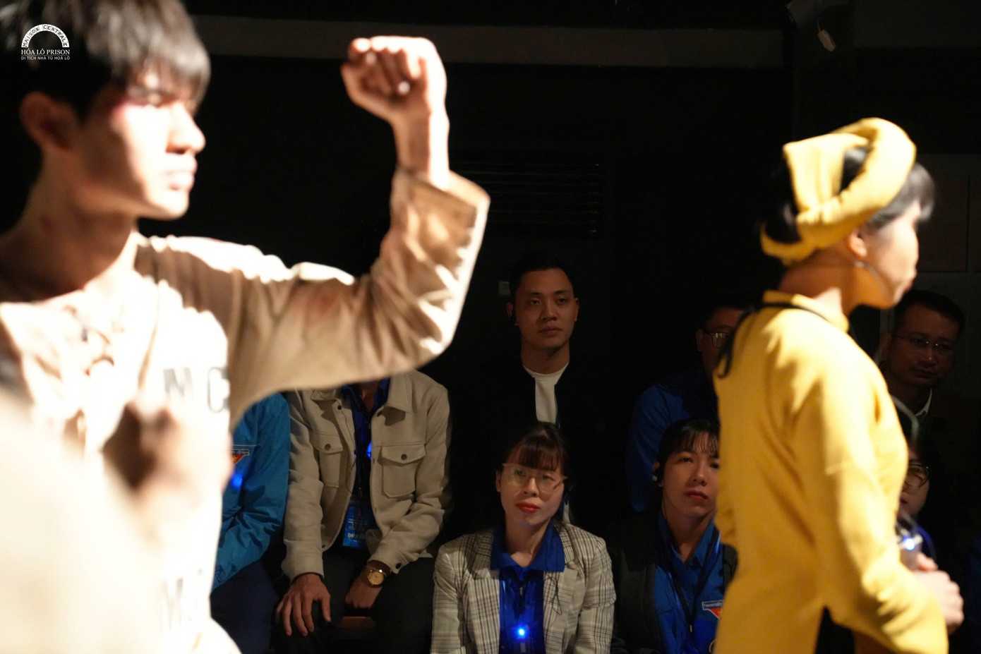 Trải nghiệm thực tế tại Hỏa Lò giúp các đại biểu cảm nhận rõ hơn những khó khăn, gian khổ mà các chiến sĩ cách mạng đã trải qua. Đây là bài học sinh động về tinh thần hy sinh, lòng kiên định và trách nhiệm của tuổi trẻ đối với đất nước.