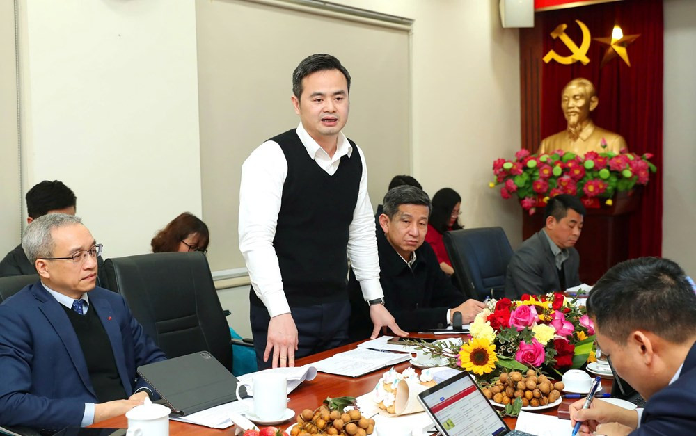 Vụ trưởng Vụ Tổ chức Cán bộ Lê Đức Trung phát biểu.