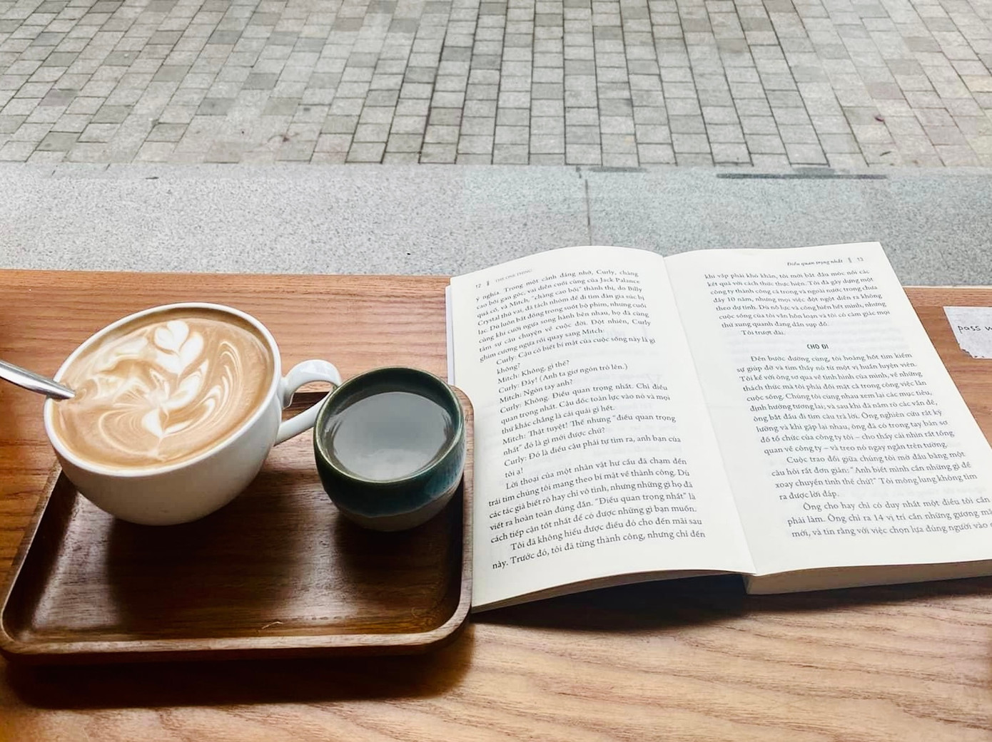 Thế giới của Phương Trinh đắm chìm trong những trang sách, thay vì những điệu nhảy đang viral trên TikTok. Ảnh: NVCC Thế giới của Phương Trinh đắm chìm trong những trang sách, thay vì những điệu nhảy đang viral trên TikTok. Ảnh: NVCC