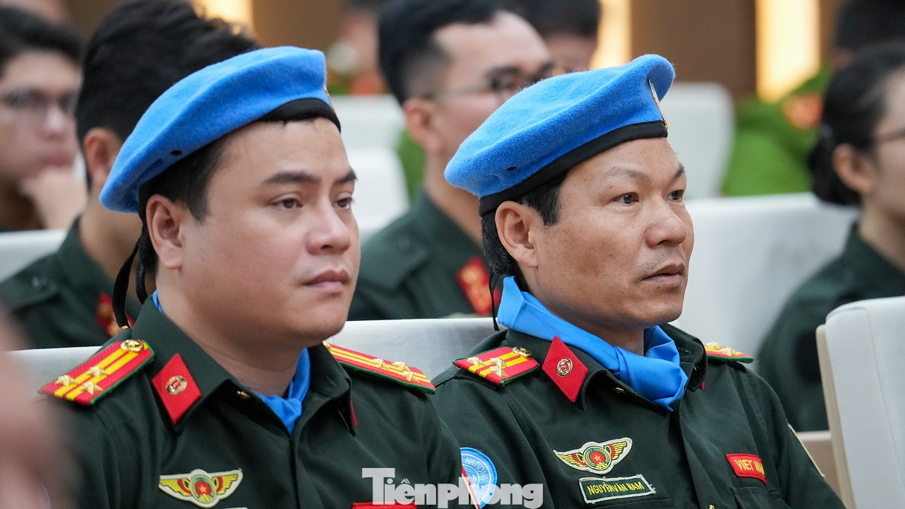 Đại biểu tham dự chương trình đối thoại. Đại biểu tham dự chương trình đối thoại.