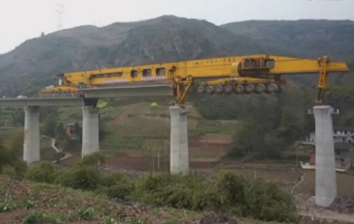 10 video ‘hot’: Cô gái bị giật túi xách khi vừa ra khỏi thang máy ảnh 8