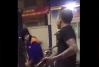 10 video ‘hot’: Cô gái bị giật túi xách khi vừa ra khỏi thang máy ảnh 2