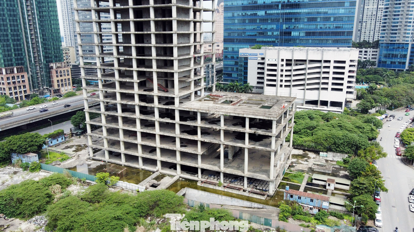 Tuy nhiên, theo Vicem việc chuyển nhượng dự án diễn ra trong giai đoạn thị trường bất động sản, đặc biệt phân khúc trung tâm thương mại và văn phòng cho thuê gặp nhiều khó khăn. Cùng với đó, năm 2015, dự án tạm dừng thi công, đã phát sinh một số vướng mắc trong quá trình thực hiện đầu tư. Do vậy, đến nay dự án vẫn không chuyển nhượng được theo chỉ đạo của Thủ tướng.