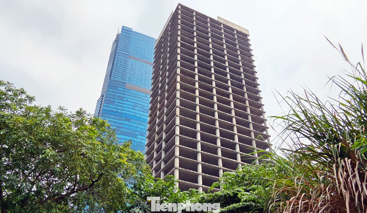 Cụ thể là các văn bản, chủ trương, chỉ đạo của Bộ Xây dựng và tình trạng của 2 dự án trên. Cùng với đó là các tài liệu về kết quả thanh tra, việc xử lý kết quả sau thanh tra (trong đó có vai trò cá nhân có liên quan) của Thanh tra Bộ Xây dựng đối với 2 dự án.