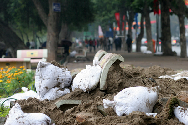 Hẳn nhiều thứ sẽ hư hại sau một kỳ lễ hội đi qua