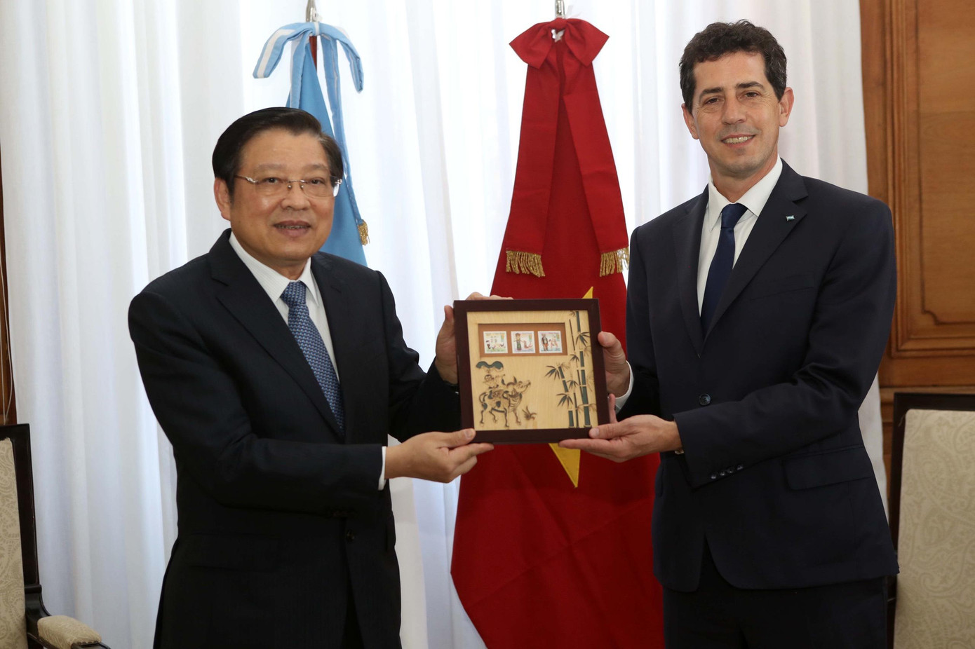 Ông Phan Đình Trạc và Bộ trưởng Nội vụ Eduardo Enrique de Pedro Ông Phan Đình Trạc và Bộ trưởng Nội vụ Eduardo Enrique de Pedro