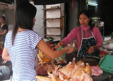 Giá thực phẩm tăng luôn làm "nồi cơm" giảm chất giảm lượng . Giá thực phẩm tăng luôn làm