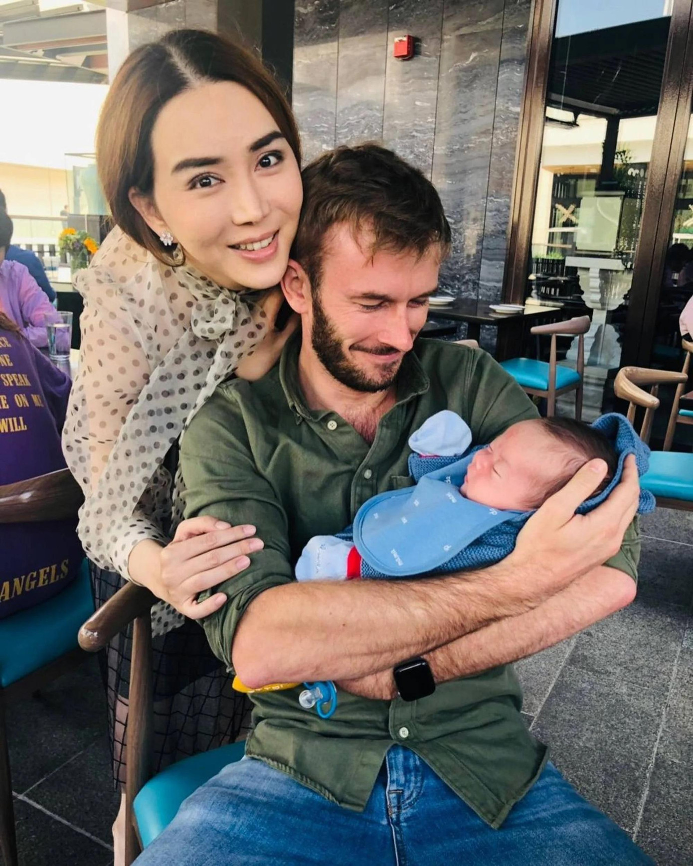 Jakrajutatip có bạn trai và hai con. Ảnh: Instagram.