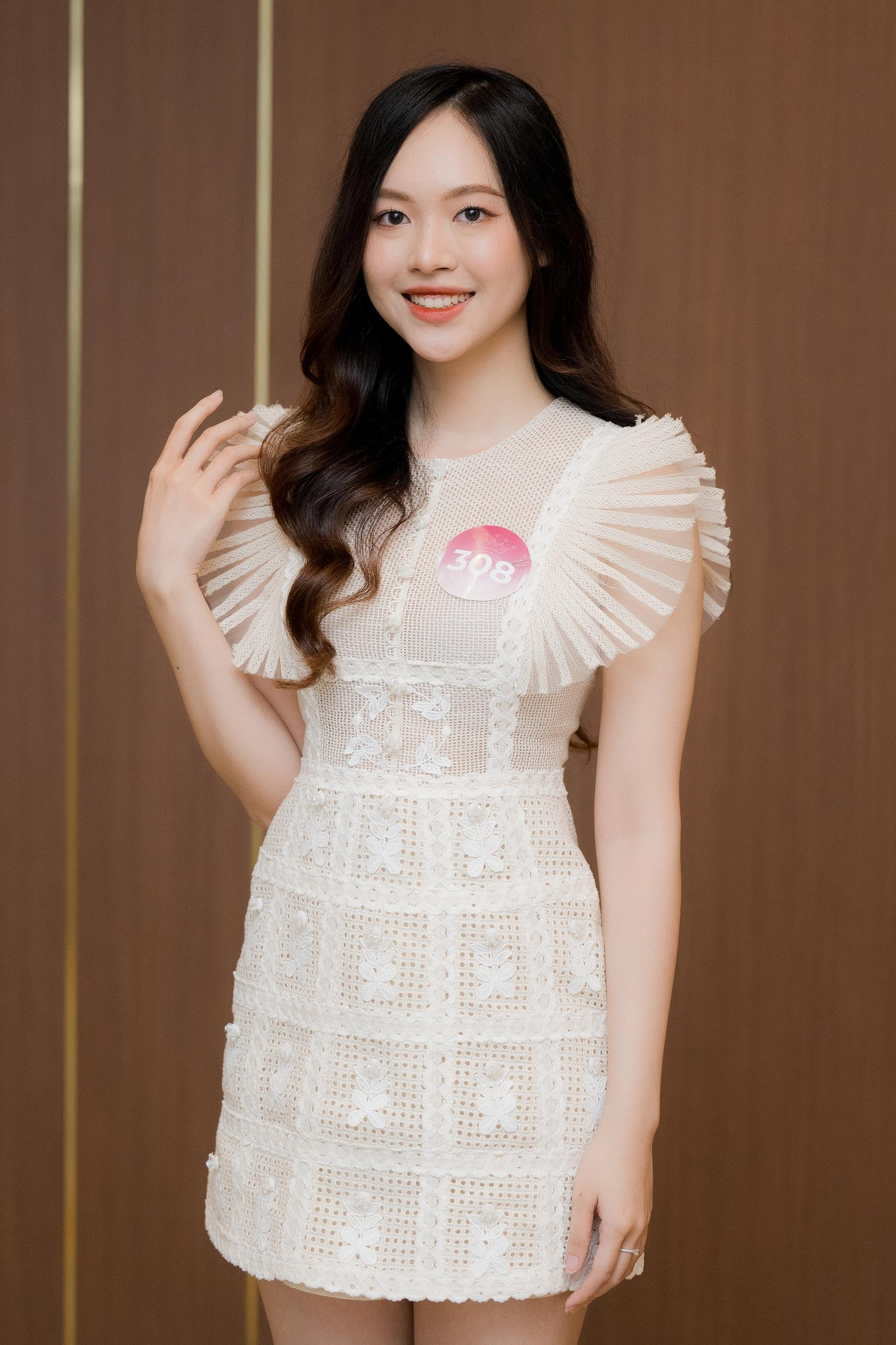 Thí sinh Trịnh Thùy Linh sinh năm 2002 đến từ Thanh Hóa.