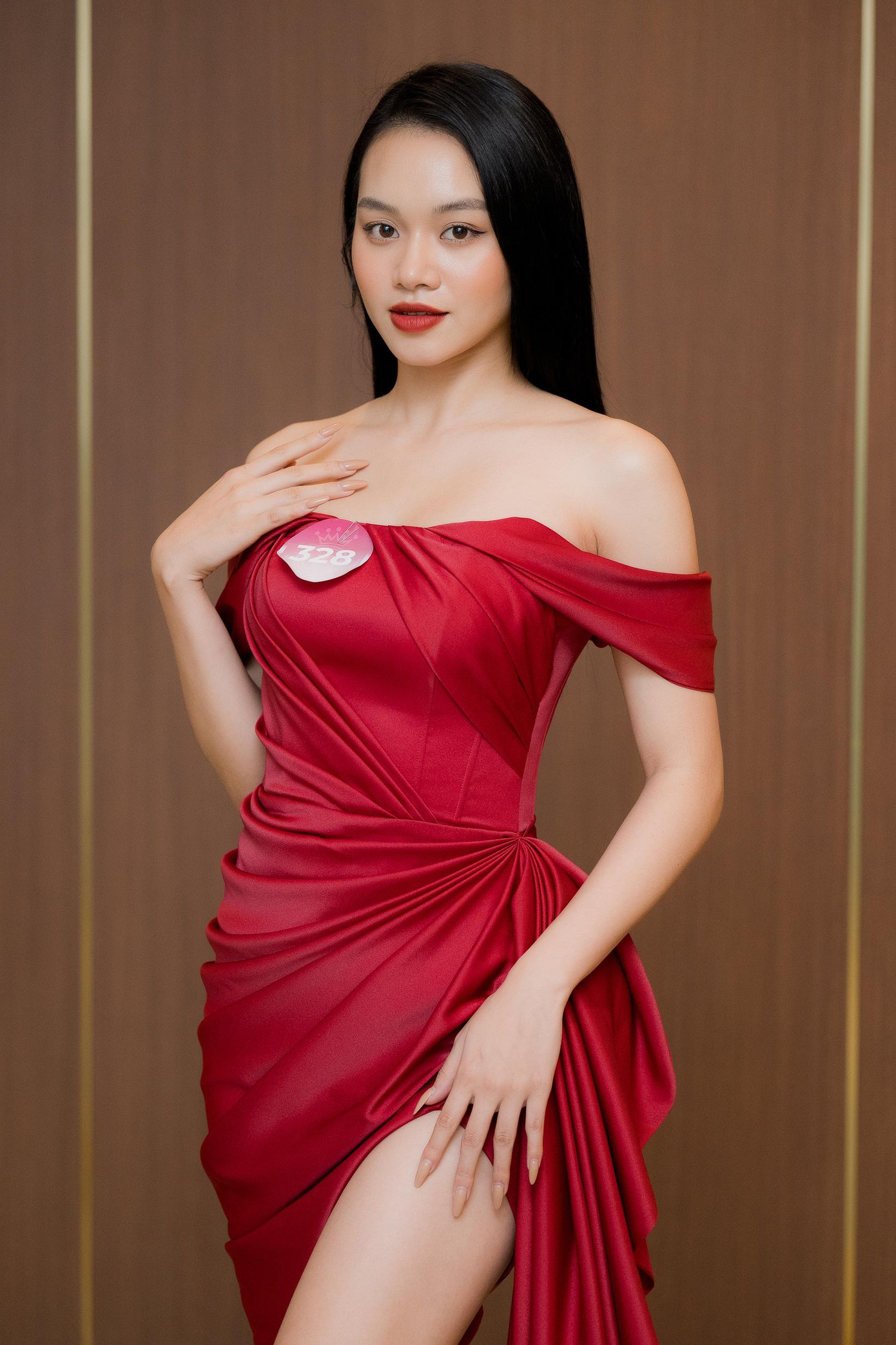 Thí sinh Nguyễn Thị Hương Giang sinh năm 2002 đến từ Hải Phòng. Sau khi vượt qua vòng sơ khảo, 33 cô gái ở phía Bắc có thời gian vài ngày nghỉ ngơi, chuẩn bị trước khi vào TP. HCM tập hợp với 25 thí sinh phía Nam để chuẩn bị cho chung khảo vào đầu tháng 11.