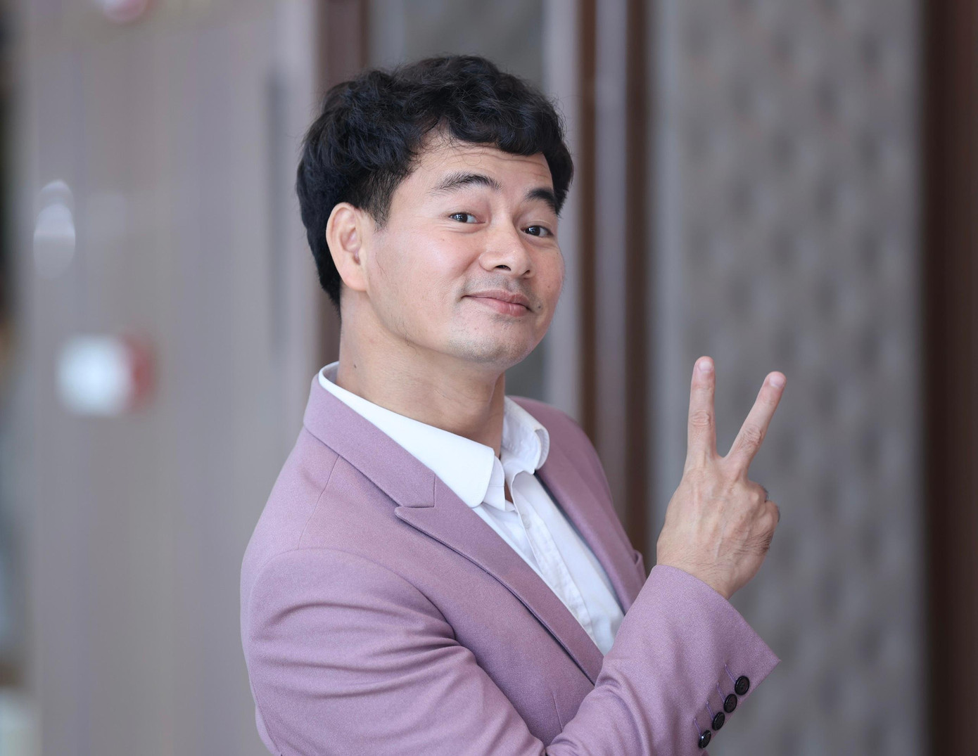 NSƯT Xuân Bắc đến muộn vì lý do công việc. Trước đó, anh vắng mặt trong vòng Sơ khảo khu vực phía Nam. Đây là lần đầu nghệ sĩ hài đảm nhận vai trò giám khảo của HHVN.