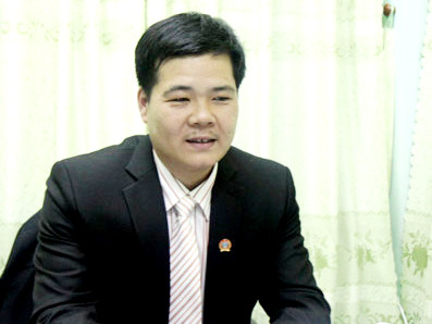 Thẩm phán Thân Quốc Hùng, Phó chánh tòa hình sự, làm chủ tọa phiên xử Lê Văn Luyện. Ảnh: VnExpress