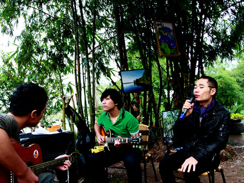 Trong không gian Thu, nhiều giọng ca đẹp đã thể hiện những ca khúc trữ tình