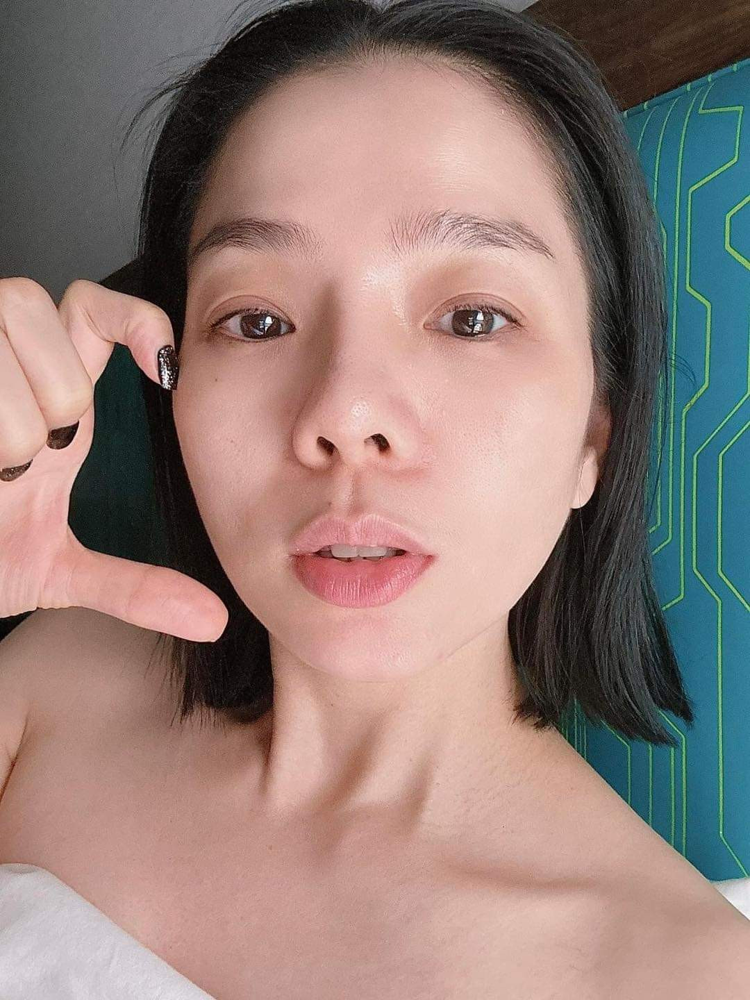 Càng chứng minh không son phấn vẫn xinh thì Lệ Quyên càng nhận thêm nhiều icon haha.