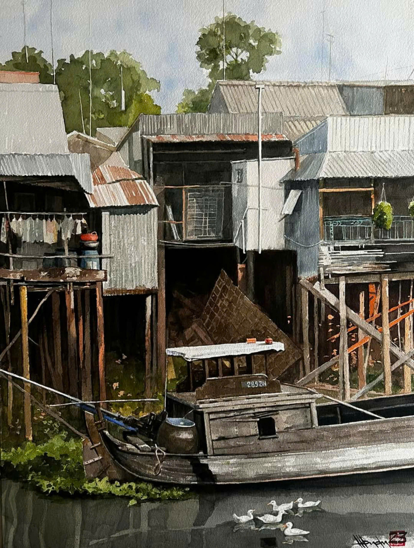 Tác phẩm Bình yên sông nước ra đời trong một lần Hồng Quân trở về quê hương An Giang khi tiết trời se lạnh. Ngắm những ngôi nhà đứng trên cây cọc chống đỡ thật cao so với mặt nước, ngắm bầy vịt lội tung tăng, phảng phất trong gió mùi cỏ cây êm dịu... anh cảm thấy không đâu thanh bình như quê hương mình.