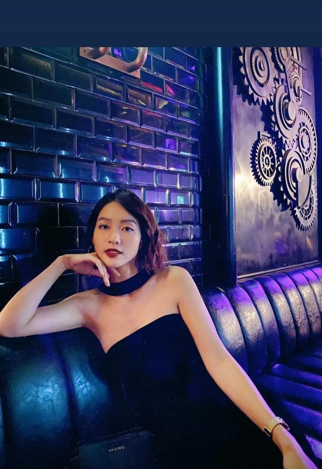 Váy đen gây sốt của Khả Ngân trong "11 tháng 5 ngày" (Ảnh: Internet)