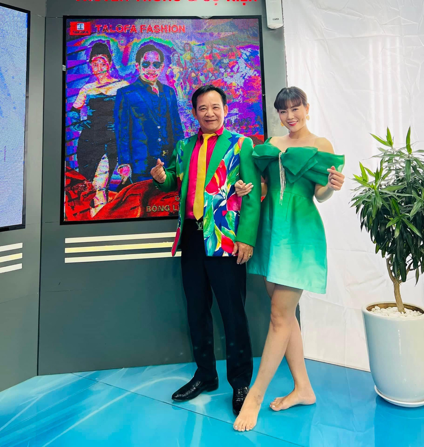 Trang phục ra chất "đại gia chân đất" của Quang Tèo. Ảnh: NVCC. Trang phục ra chất "đại gia chân đất" của Quang Tèo. Ảnh: NVCC.