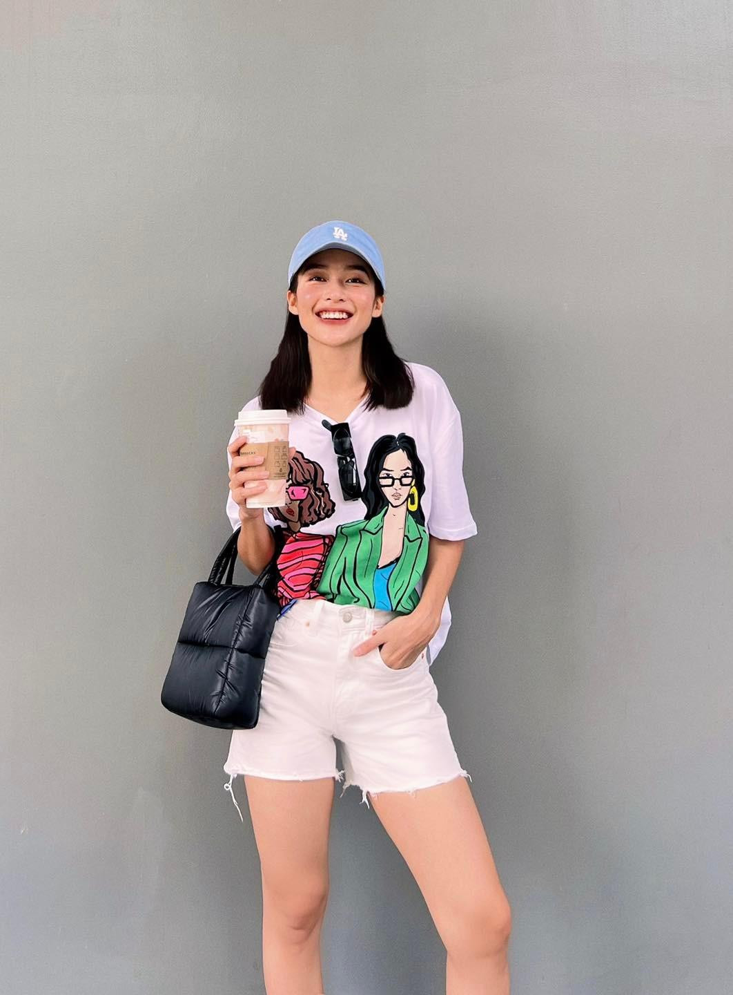 Khả Ngân trẻ trung trong đời thường