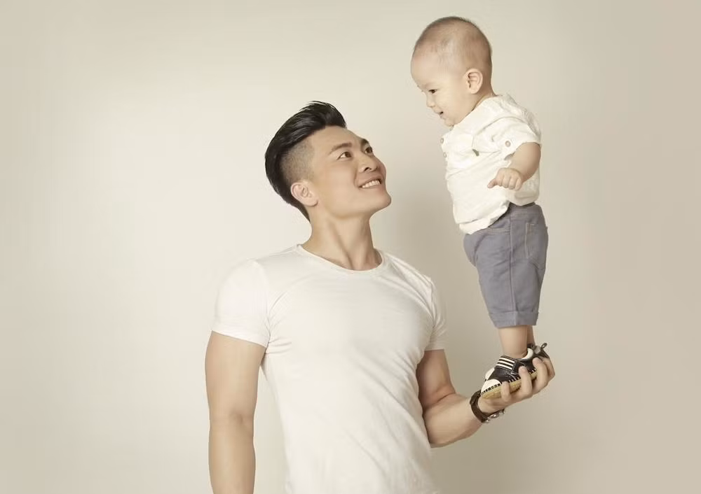 Bức ảnh từng gây sốt của Quốc Cơ và con trai