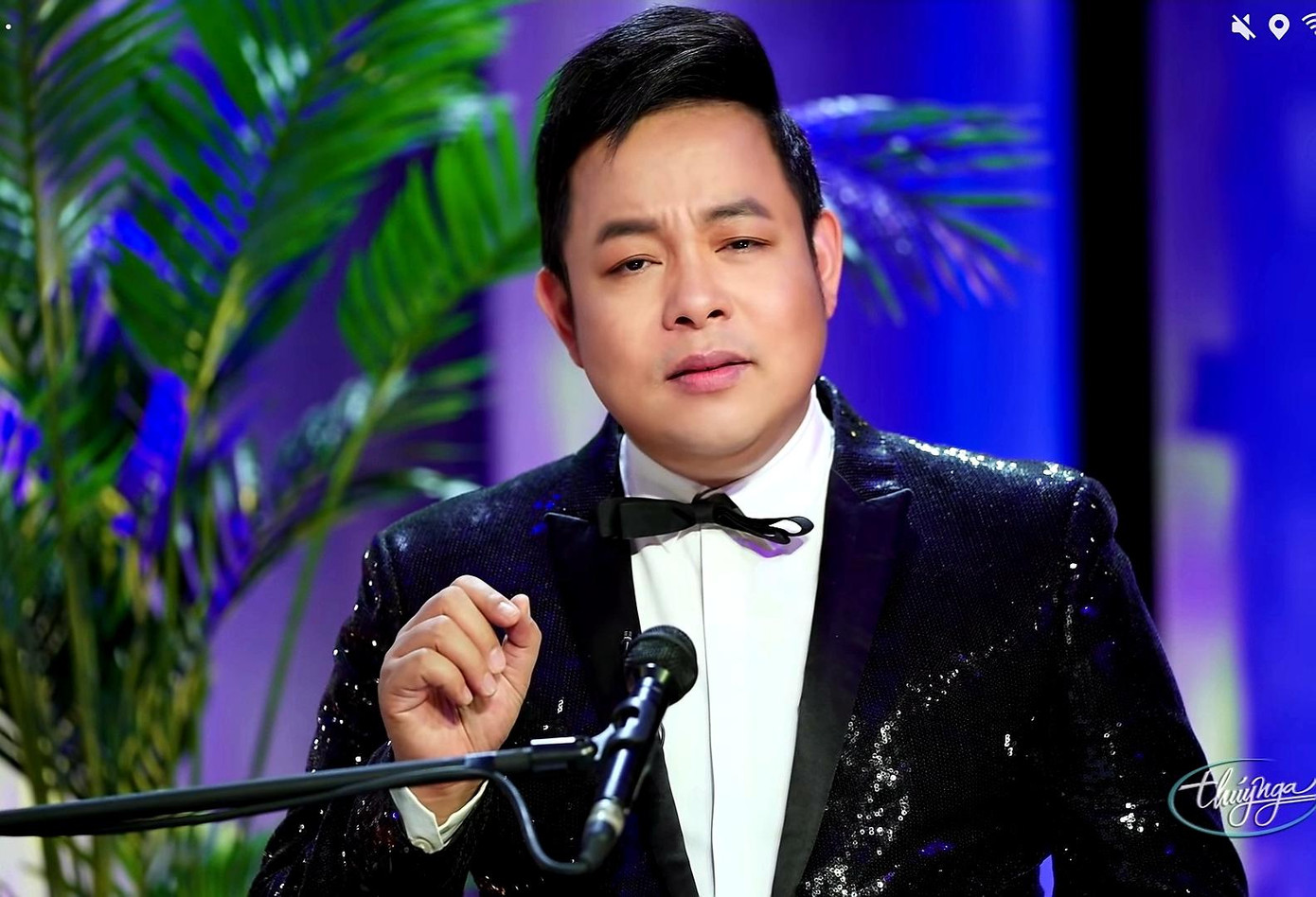 Hiện nay, Quang Lê đã giảm cân, anh được khán giả khen trẻ, đẹp và giọng hát vẫn truyền cảm như xưa (Ảnh: Chụp từ Music Box) Hiện nay, Quang Lê đã giảm cân, anh được khán giả khen trẻ, đẹp và giọng hát vẫn truyền cảm như xưa (Ảnh: Chụp từ Music Box)