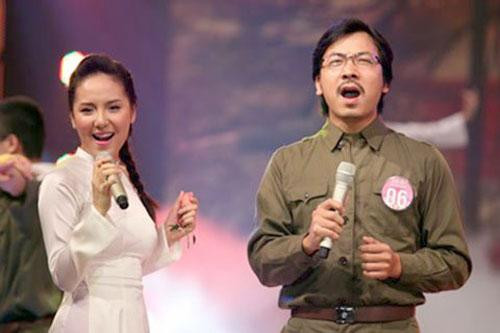 "Cặp đôi hoàn hảo" một thời: "Giáo sư Cù Trọng Xoay" và ca sỹ Phương Linh (Ảnh: Internet) "Cặp đôi hoàn hảo" một thời: "Giáo sư Cù Trọng Xoay" và ca sỹ Phương Linh (Ảnh: Internet)