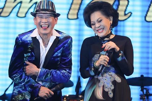 Tuấn Vũ- Giao Linh trên sân khấu trong nước (Ảnh: Internet)