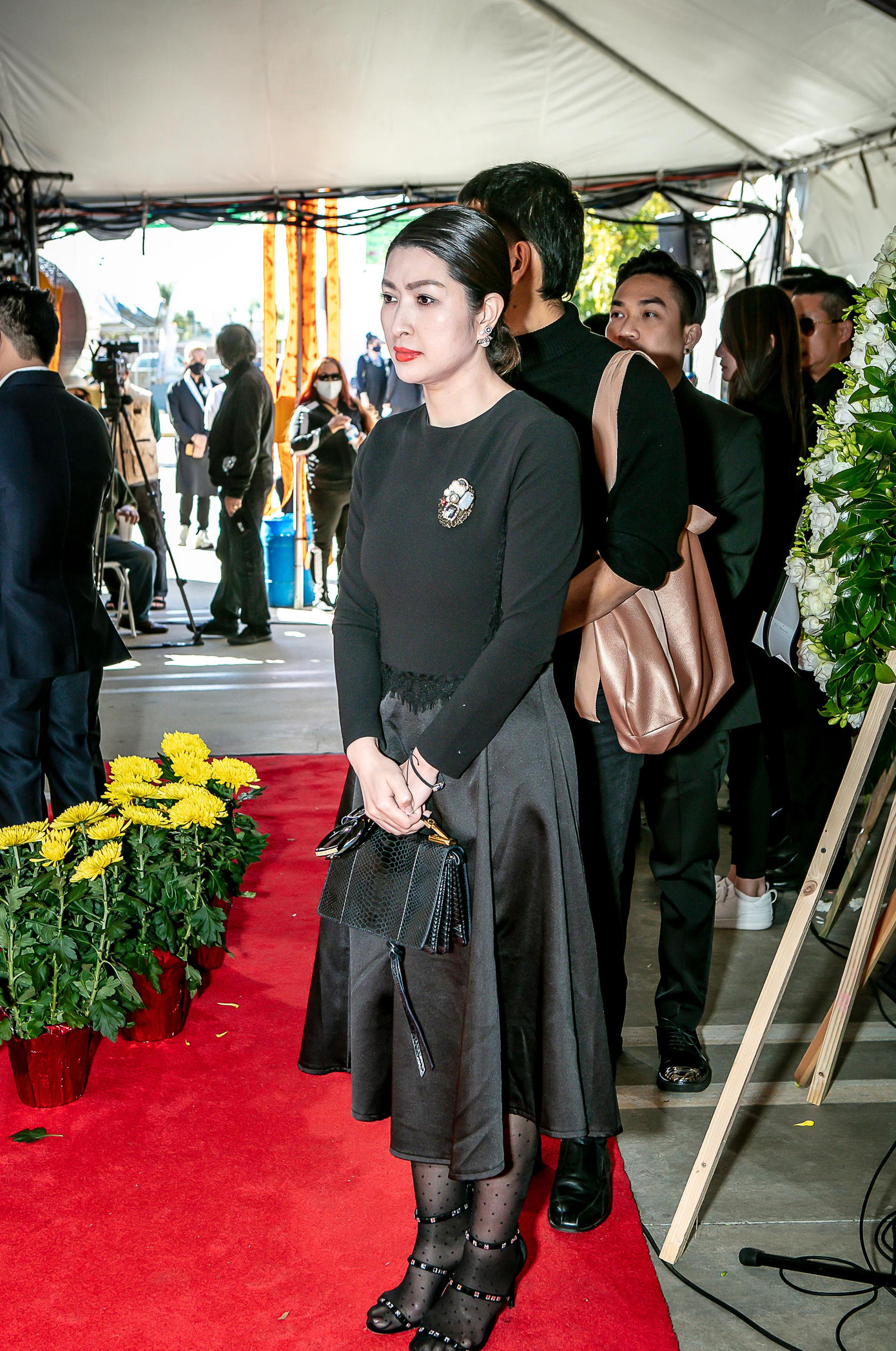 Với Nguyễn Hồng Nhung, giọng ca "Bông điên điển" là người mẹ vĩ đại (Ảnh: NVCC) Với Nguyễn Hồng Nhung, giọng ca "Bông điên điển" là người mẹ vĩ đại (Ảnh: NVCC)