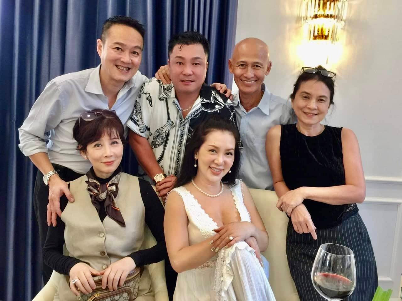 Cuộc hội ngộ của Lý Hùng, Diễm Hương, Mộng Vân, Ngọc Hiệp, Võ Thế Vỹ, Thế Phương (Ảnh: Lý Hùng cung cấp)