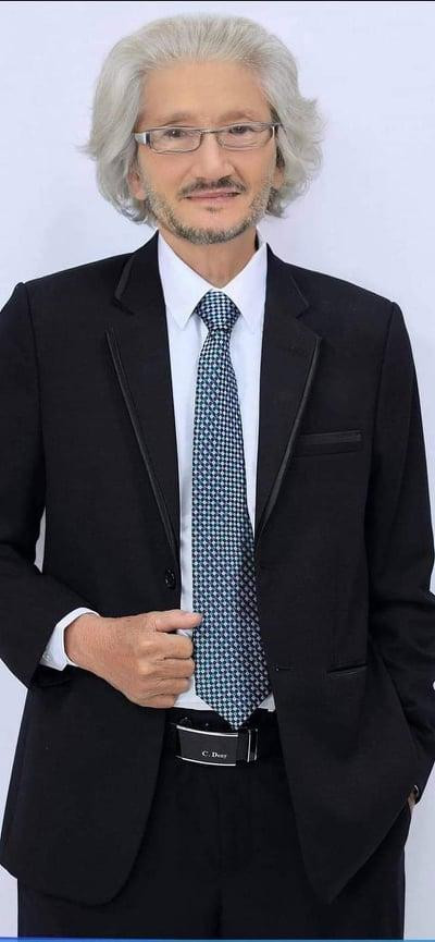 Cha đẻ "Lại nhớ người yêu" tự chế ảnh hài hước, ông chú thích: "Cũng vì COVID mà ra".