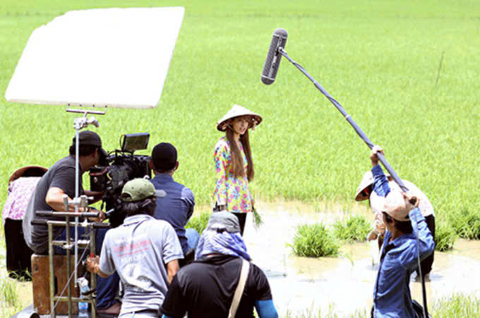 Không phải cứ xinh đẹp là thành diễn viên, Andrea Aybar chứng minh điều ấy.