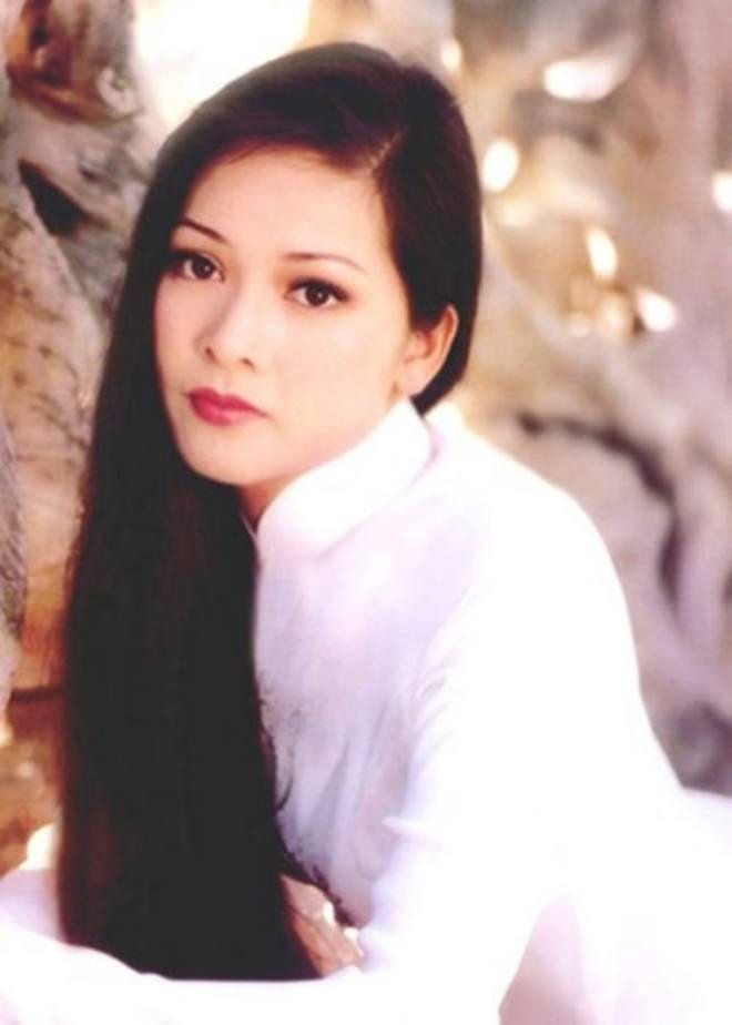 Như Quỳnh thủy chung với tóc dài, đen từ thời trẻ đến bây giờ (Ảnh: Internet) Như Quỳnh thủy chung với tóc dài, đen từ thời trẻ đến bây giờ (Ảnh: Internet)