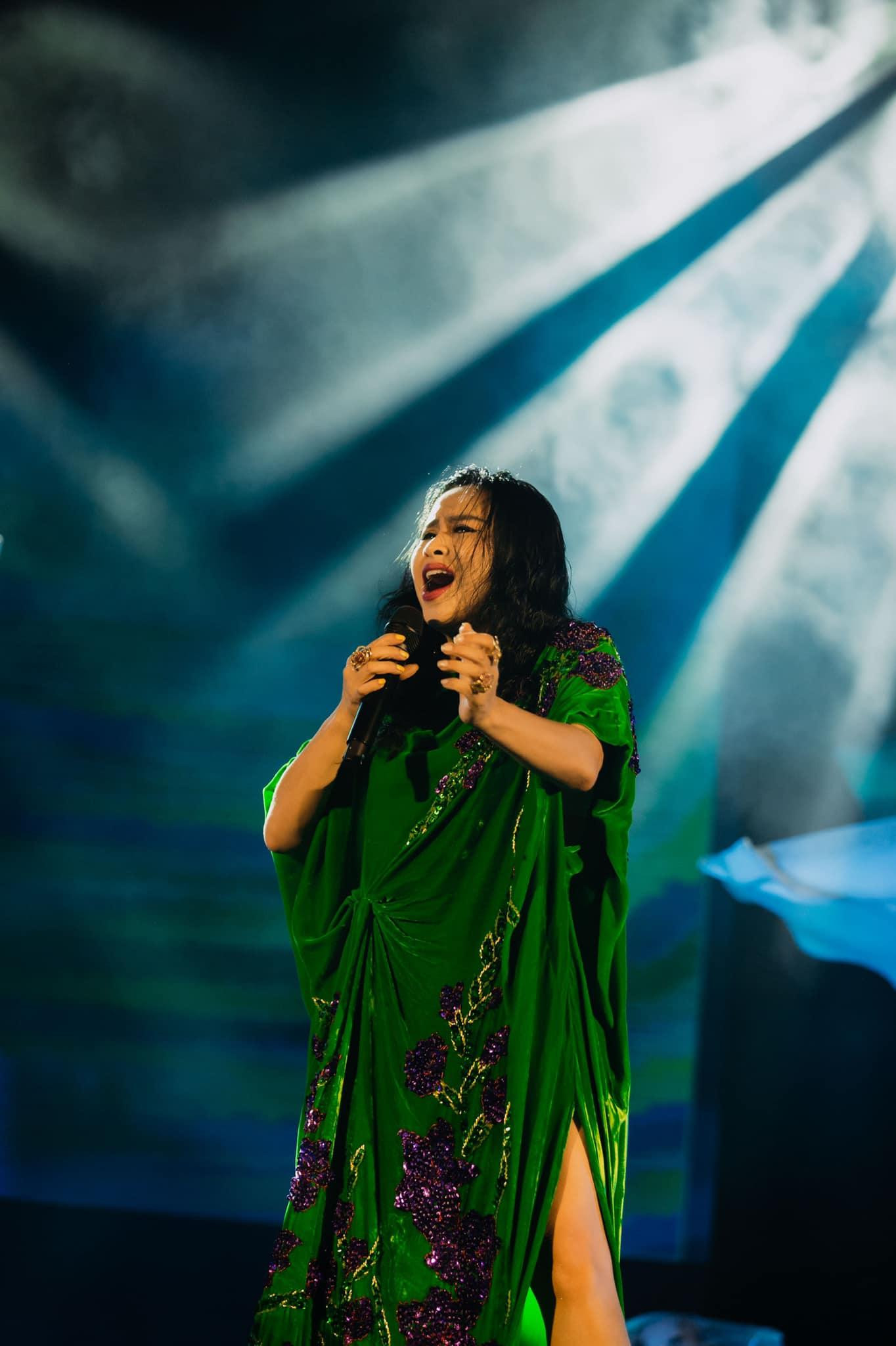 NSƯT Thanh Lam trong đêm nhạc Trịnh- Nối miền di sản (Ảnh: FBNV)