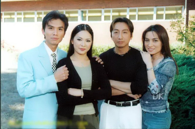 Mạnh Quỳnh, Như Quỳnh, Trường Vũ, Phi Nhung (từ trái qua phải) - 4 ngôi sao của dòng bolero có quan hệ êm đẹp từ sân khấu đến đời thực. Mạnh Quỳnh, Như Quỳnh, Trường Vũ, Phi Nhung (từ trái qua phải) - 4 ngôi sao của dòng bolero có quan hệ êm đẹp từ sân khấu đến đời thực.