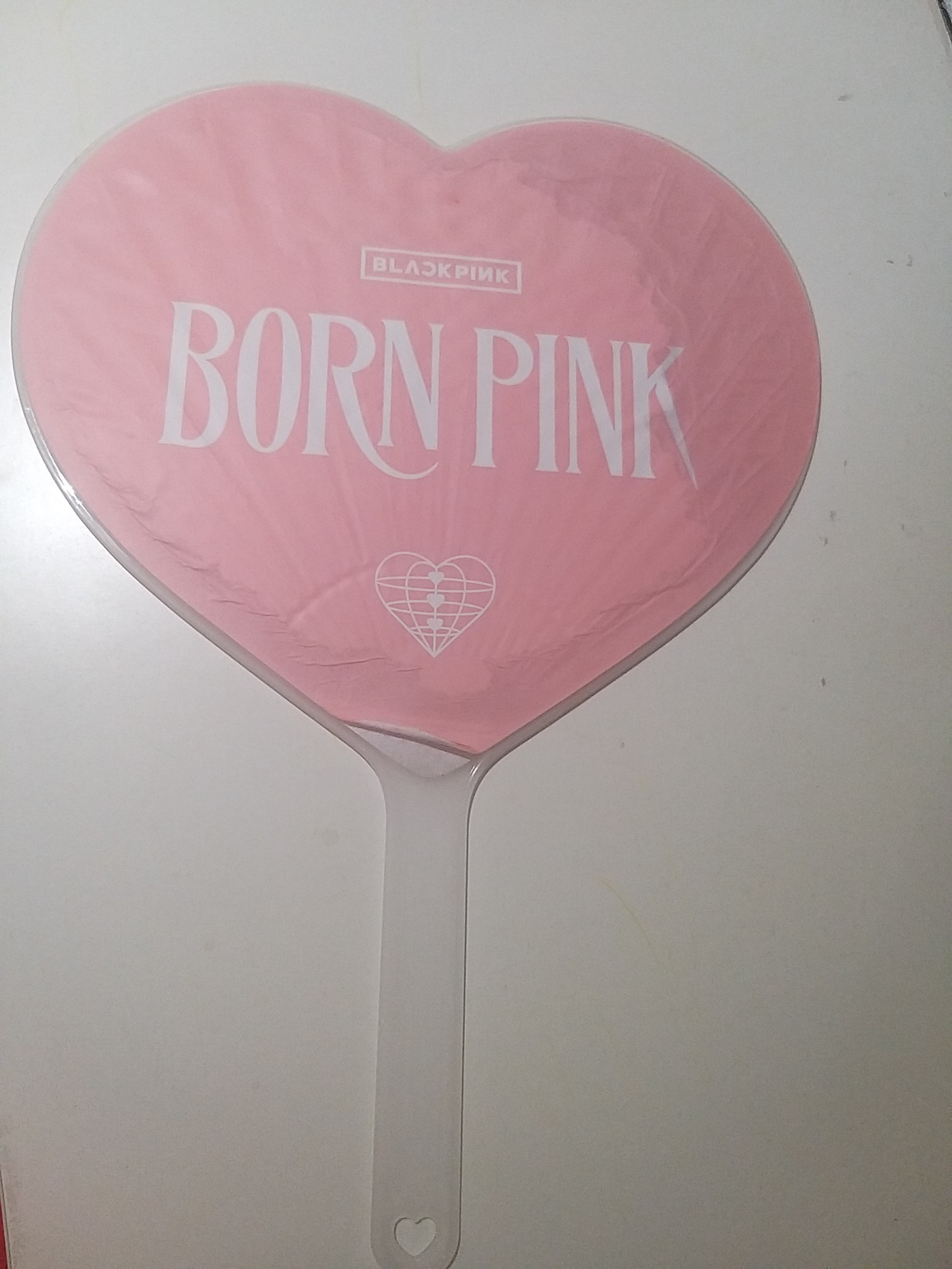 Quạt cầm tay đu Idol bán chạy.