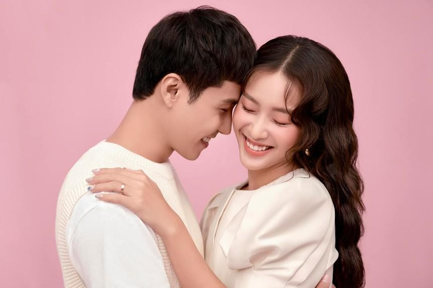 Khả Ngân, Thanh Sơn đều phủ nhận nghi án "phim giả tình thật"