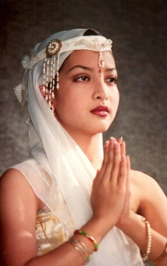 Linh Nga không ỷ lại lợi thế nhan sắc. Chị ngày càng thành công trên nhiều lĩnh vực , từ nghệ thuật tới kinh doanh