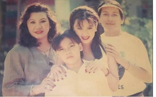 Y Phụng thời son trẻ bên gia đình