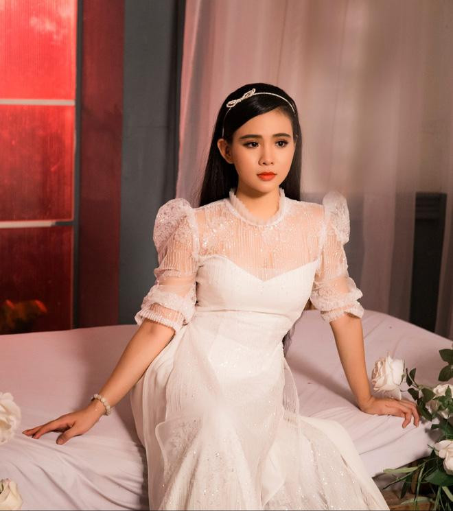 Con gái nuôi của ca sỹ Phi Nhung sở hữu nhan sắc xinh đẹp (Ảnh: Internet) Con gái nuôi của ca sỹ Phi Nhung sở hữu nhan sắc xinh đẹp (Ảnh: Internet)