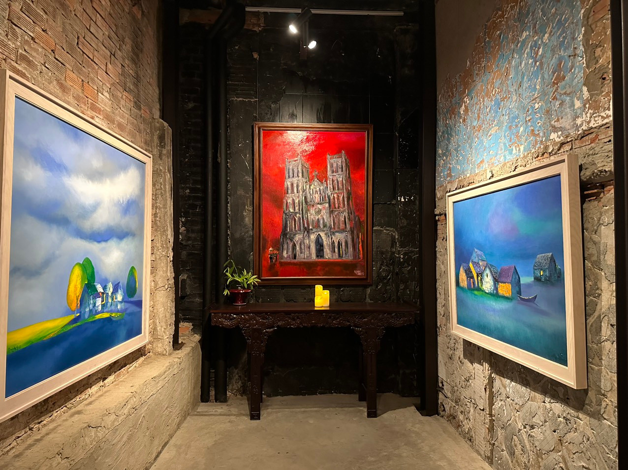 "Tan lễ chiều, sao còn vọng tiếng chuông ngân" (Em ơi, Hà Nội Phố. Thơ: Phan Vũ. Nhạc: Phú Quang). Sinh thời, nhạc sĩ Phú Quang cũng dành cho tranh Đào Hải Phong nhiều tình cảm.