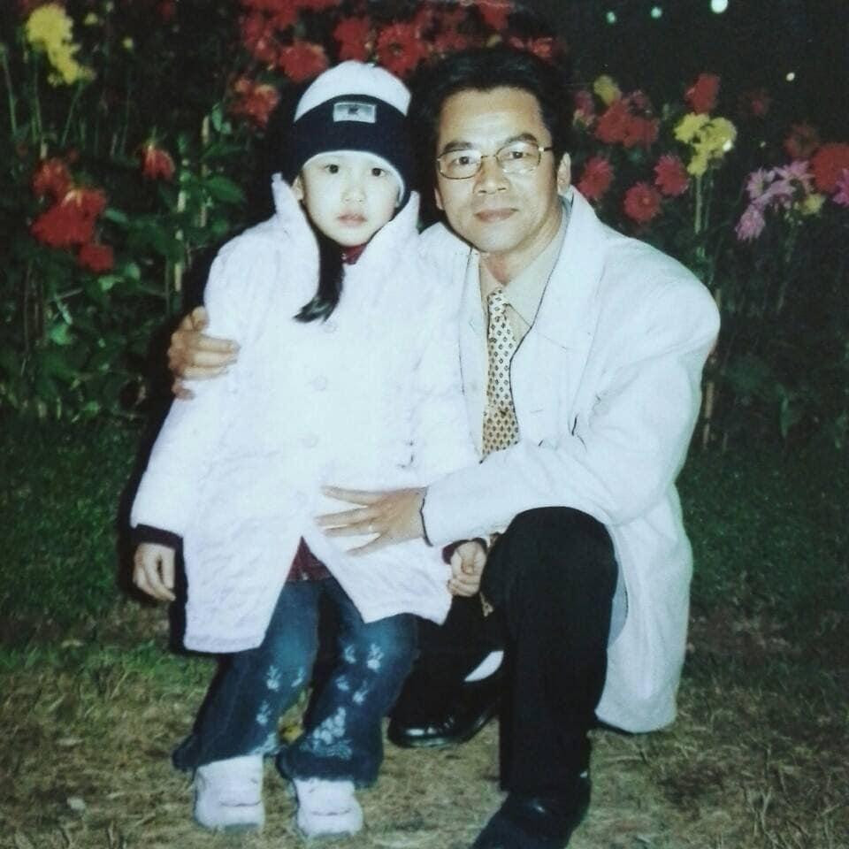 NSND Trần Nhượng và con gái (khi còn nhỏ) NSND Trần Nhượng và con gái (khi còn nhỏ)