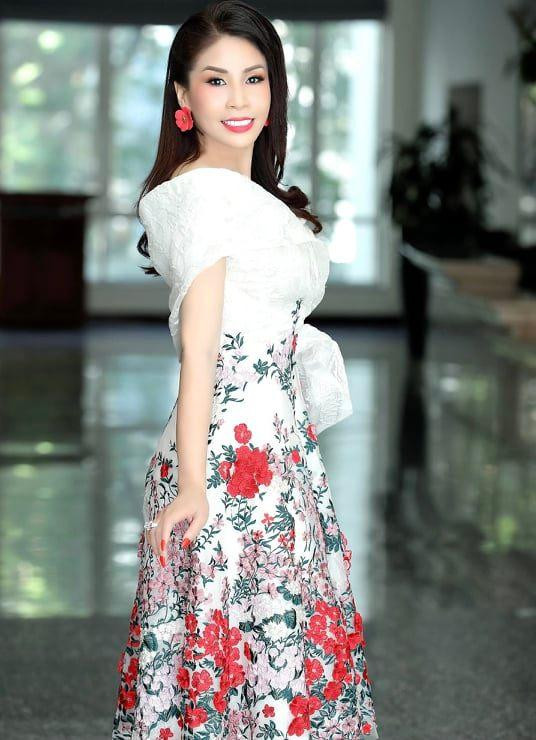 Ngoài hoạt động thiện nguyện, hiện nay Lý Hương vẫn tham gia hoạt động văn nghệ, giải trí (Ảnh: NVCC) Ngoài hoạt động thiện nguyện, hiện nay Lý Hương vẫn tham gia hoạt động văn nghệ, giải trí (Ảnh: NVCC)