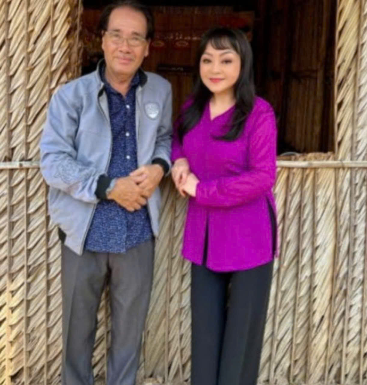 Nhạc công Lê Đức Cường và danh ca Hương Lan, tháng 4/2024. Ảnh: NVCC.